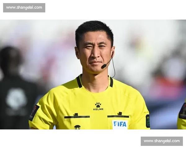 马宁世俱杯晒照执法引热议 硬刚弗拉门戈教练组成焦点 马宁世俱杯晒照执法引热议 硬刚弗拉门戈教练组成焦点