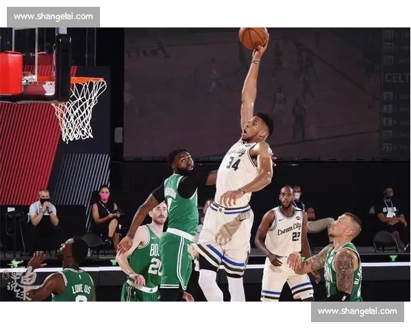 杨瀚森 NBA 选秀夜藏爱！袖口绣女友名 + 情侣手链实锤，青梅竹马太甜了