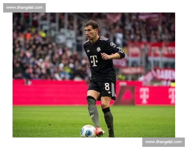 格雷茨卡闪击世界波 + 9.8 分！拜仁中场教科书级表现