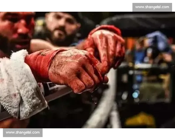 震撼！街头裸拳生死对决：暴力美学的极致诠释