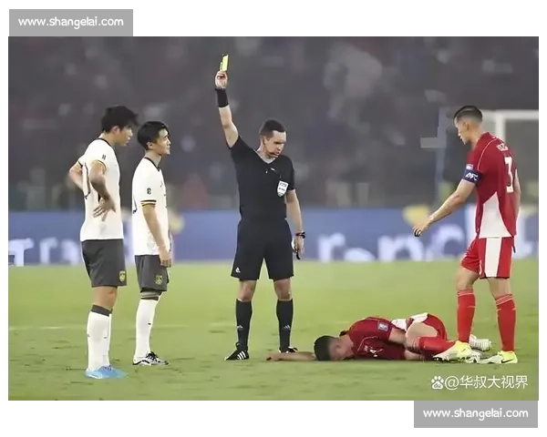 国足体脂率超苏超一倍！草根腹肌完爆职业队，训练态度成致命伤